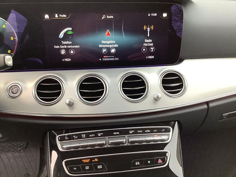 Mercedes-Benz Třídy E E 220 d T 9G-TRONIC Avantgarde - fotka 14 z 36