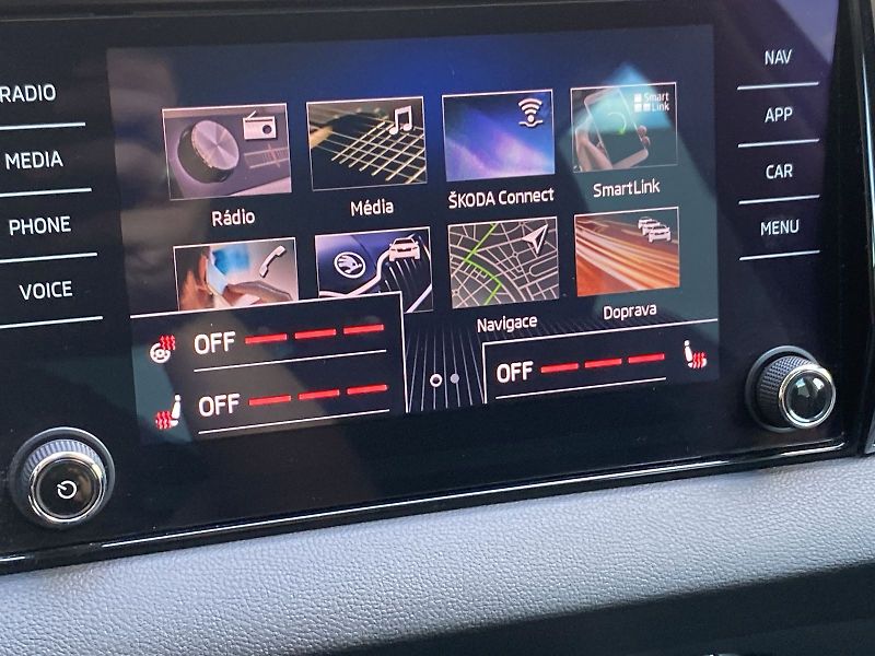 Škoda Karoq (2017) 1.5 TSI DSG Style - fotka 17 z 33