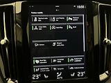 Volvo XC60 B4 AWD MOMENTUM AUT - náhled 32
