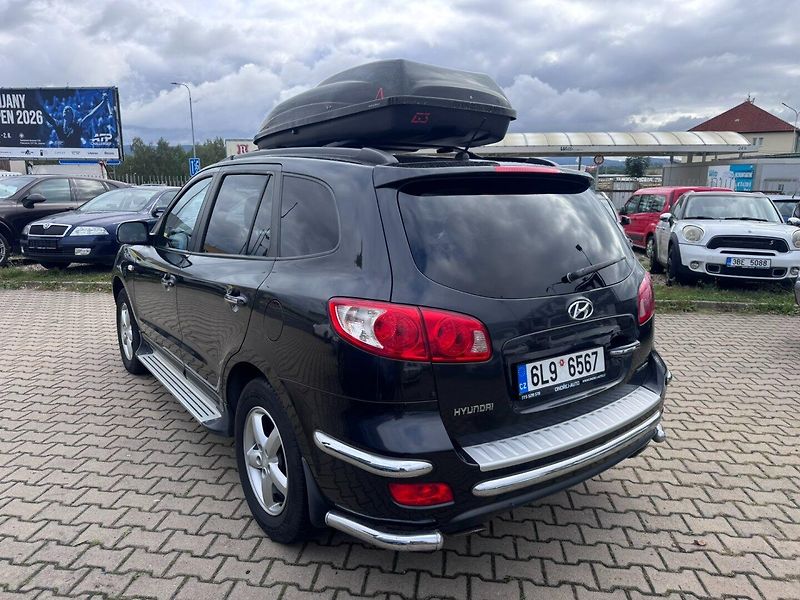 Hyundai Santa Fe (2007) 4X4 2,2CRDI 114KW 7 MÍST AUTOM - fotka 3 z 50