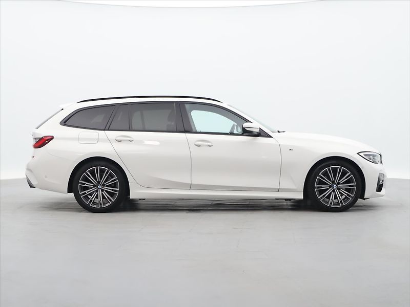 BMW Řada 3 2,0 320d 140kW xDrive M Paket - fotka 8 z 38
