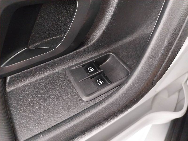 Škoda Fabia (2012) Ambiente 1.2 12V, po STK - fotka 18 z 19