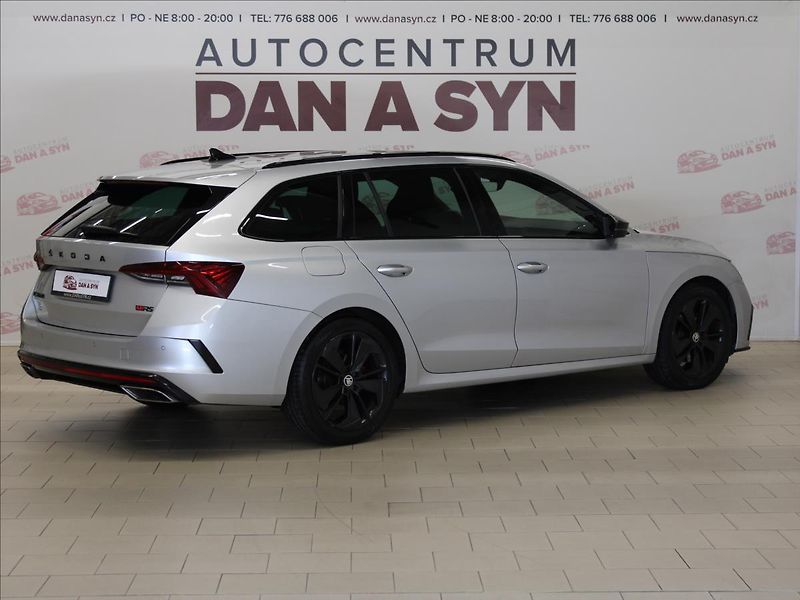 Škoda Octavia 2,0 TDI RS DSG, NAVI, 1. majit - fotka 4 z 40