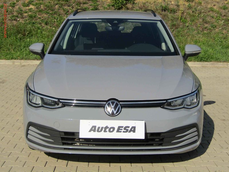 Volkswagen Golf (2021) 1.0TSi, 1.maj, LED, navi - fotka 2 z 17