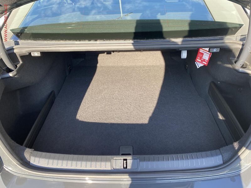 Volkswagen Passat (2019) 1.5 TSi, ČR, Business, LED - fotka 7 z 18