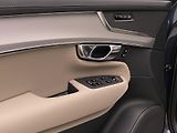 Volvo XC90 (2026) T8 AWD Plug-in CORE 7m - náhled 30