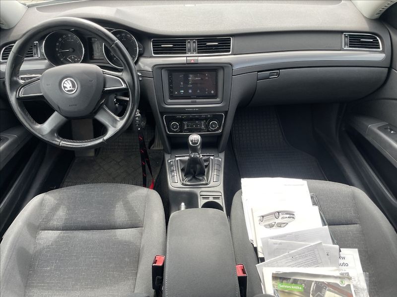 Škoda Superb 2,0 TDi 103kw Elegance Facelif - fotka 13 z 36