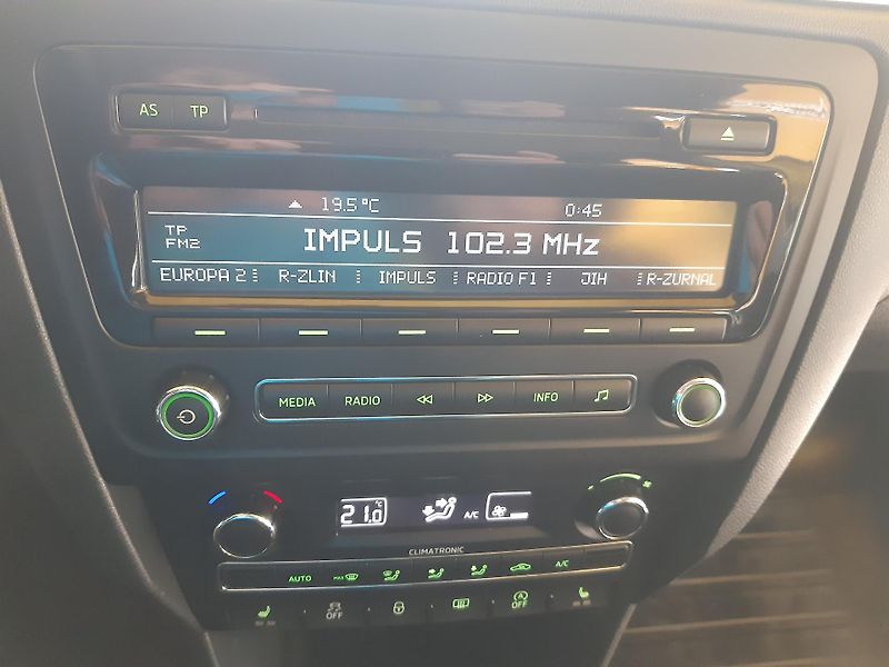 Škoda Rapid 1.2 TSI DIGIKLIMA TAŽNÉ        - fotka 10 z 21