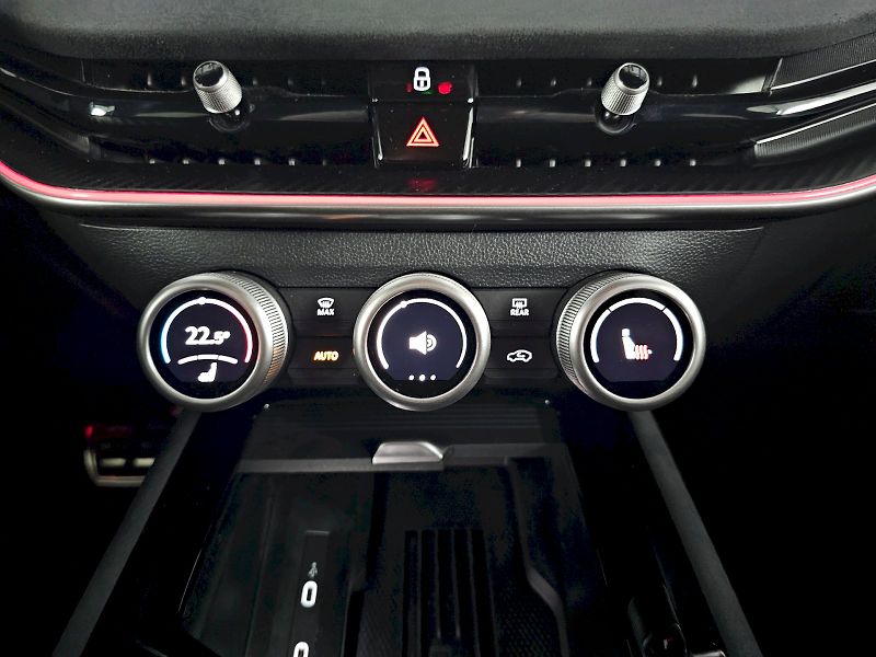 Škoda Superb (2025) 2.0TDi 142kW 4X4 SPORTLINE WEB - fotka 26 z 34