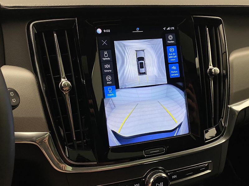Volvo V90 T8 AWD RECHARGE DARK PLUS AUT - fotka 63 z 65