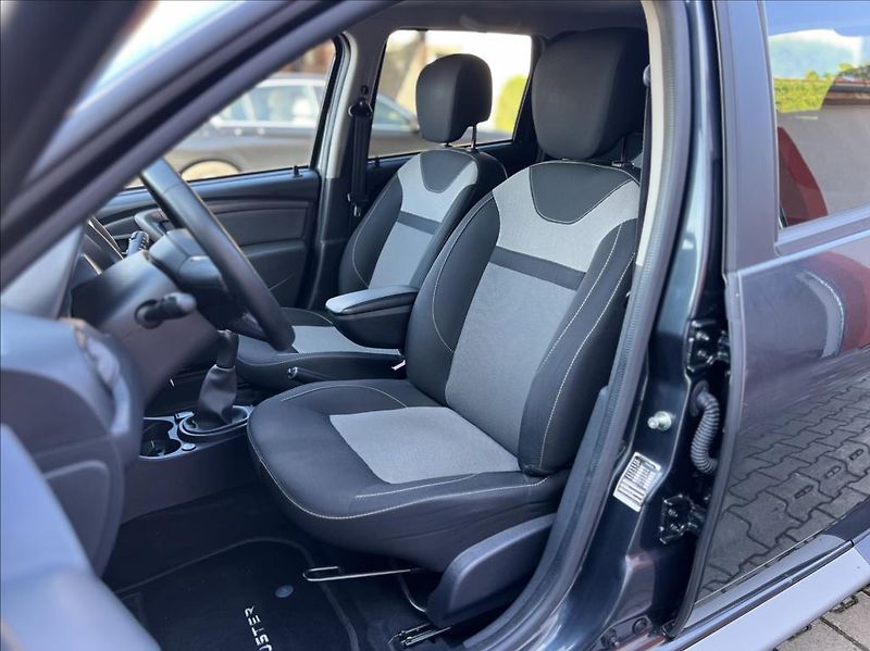 Dacia Duster 1,6 SCe / LPG / KLIMA /1.maj - fotka 10 z 32