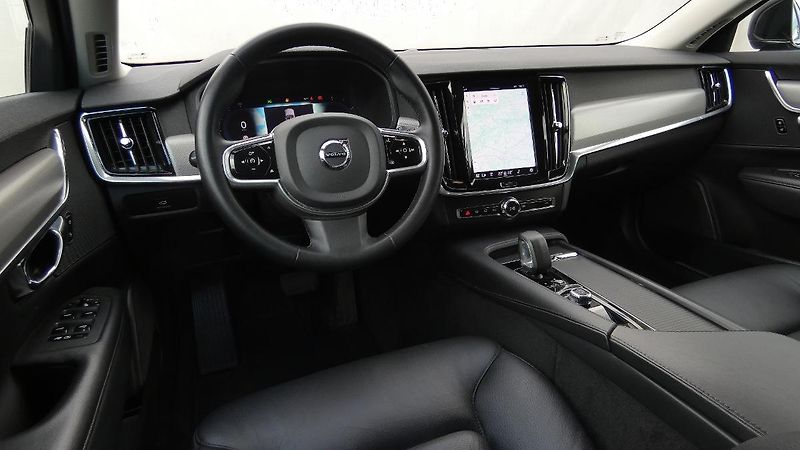 Volvo V90 B4 AWD Diesel Momentum - fotka 5 z 23
