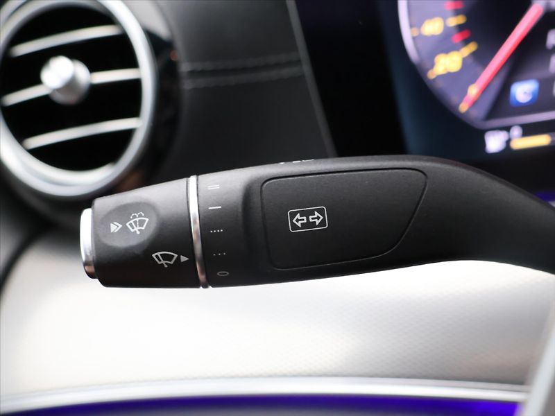 Mercedes-Benz Třídy E 2,0 220d 143kW Aut. AMG LED - fotka 20 z 40