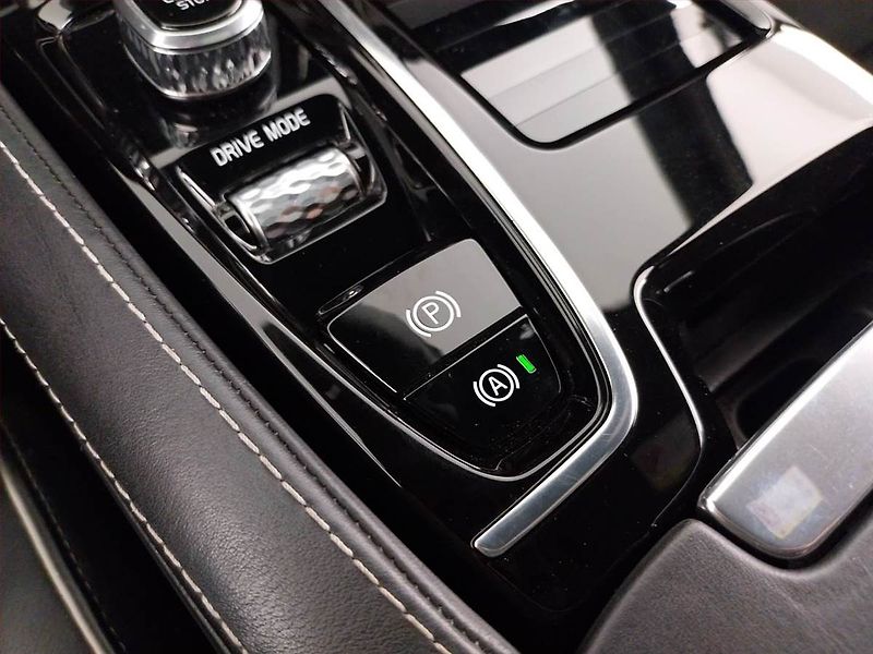 Volvo V90 (2019) T8 Twin Engine AWD - fotka 19 z 25