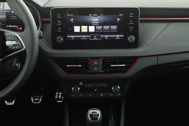 Škoda Kamiq (2025) 1.0 TSI, MONTE CARLO, KEYLESS - fotka 10 z 17