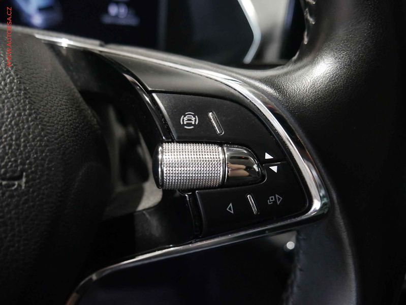 Škoda Octavia (2020) 2.0TDi, ČR, LED, park.čidla - fotka 23 z 27