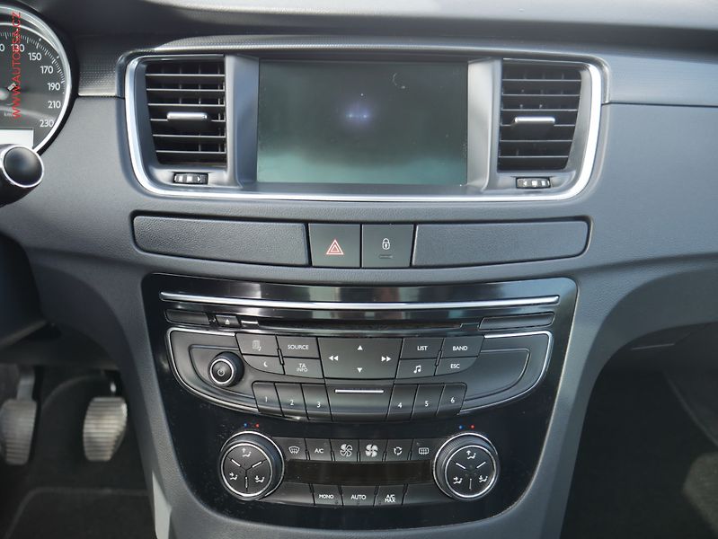 Peugeot 508 (2011) 2.0 HDi, AC, panor - fotka 11 z 18