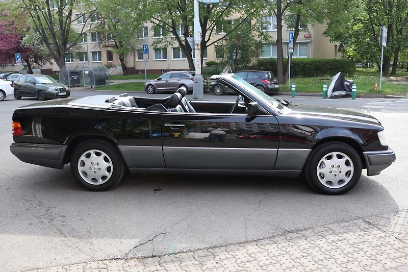 Mercedes-Benz 124 E320 CABRIO 162kW - fotka 49 z 50
