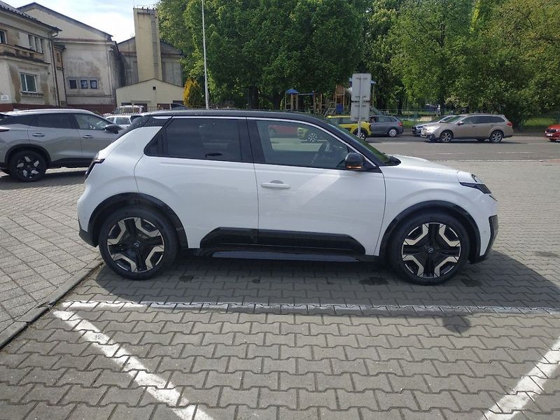 Nissan Micra EVOLVE 52kWh - fotka 4 z 26
