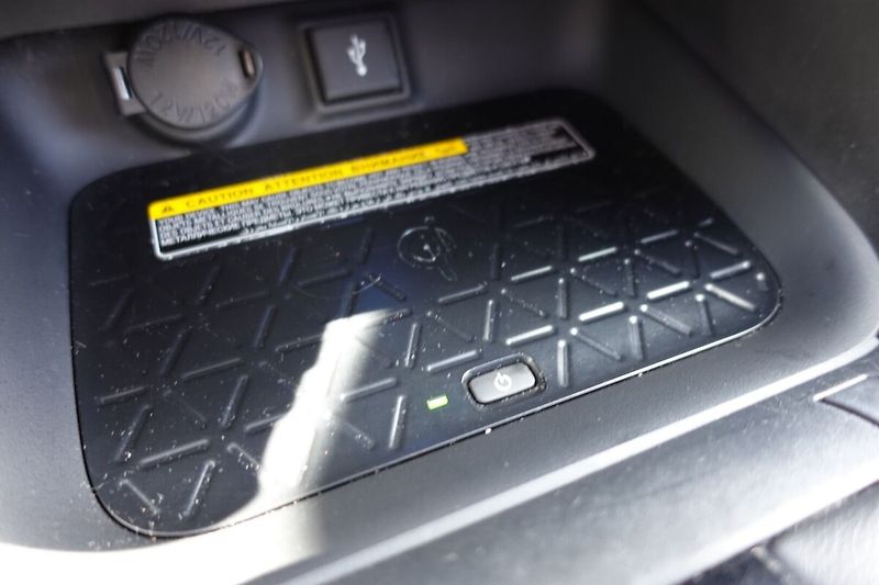 Toyota RAV4 2,5 PHEV Plug-in Selection VIP - fotka 24 z 38