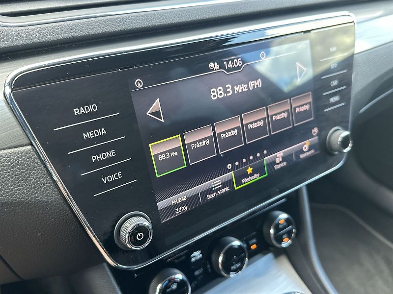 Škoda Superb (2023) Combi 2.0 TDI DSG Style - fotka 14 z 34