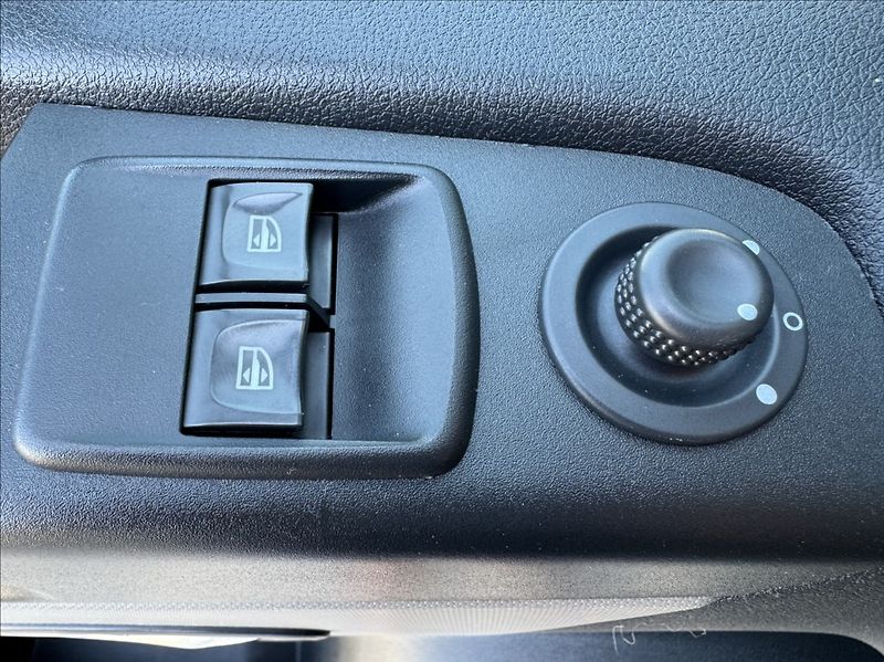 Renault Trafic 1,6 DCi 8míst WEBASTO tažné ČR - fotka 27 z 50