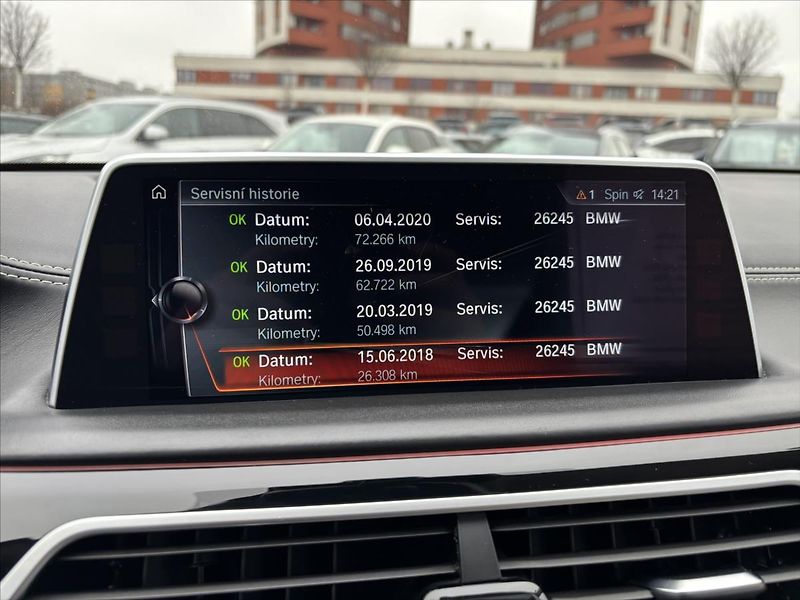 BMW Řada 7 4,4 i 750Li xDrive Individual - fotka 38 z 39