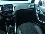 Peugeot 2008 (2018) Active Pack 1.2 PureTech - náhled 8