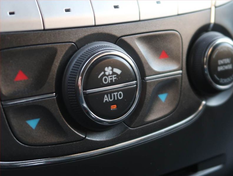 Fiat Freemont (2012) 2.0 MultiJet, 7 míst, Tempomat - fotka 17 z 19