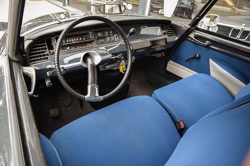 Citroen DS 20 Wagon.