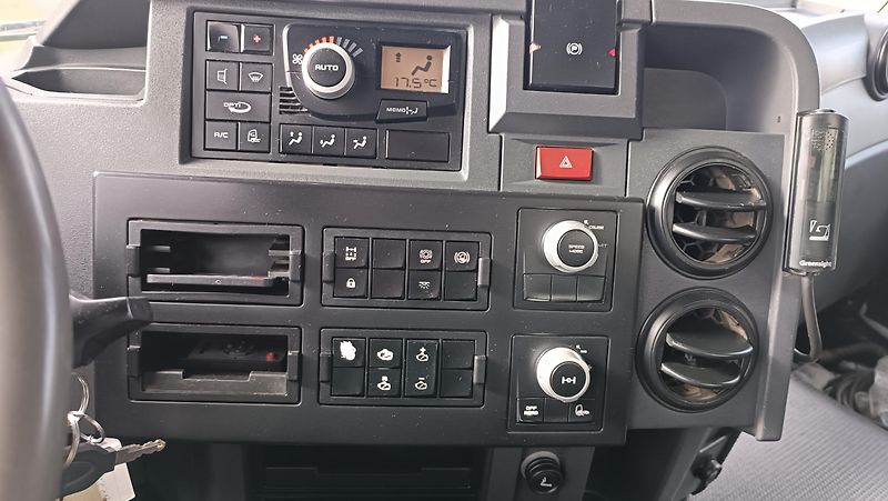 Renault Ostatní K440 8X4 SklápěčS1 P. Stroj SS - fotka 10 z 29