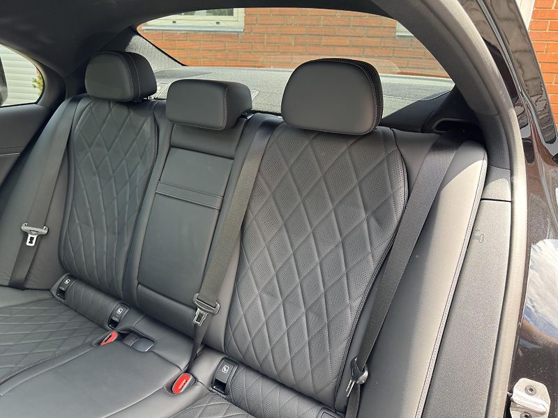 Mercedes-Benz Třídy E E450d-4M-AMG-NEZ.T-3D-R20-ČR - fotka 43 z 46