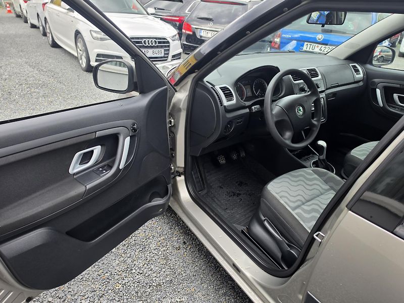 Škoda Roomster 1.2 HTP  - fotka 10 z 20