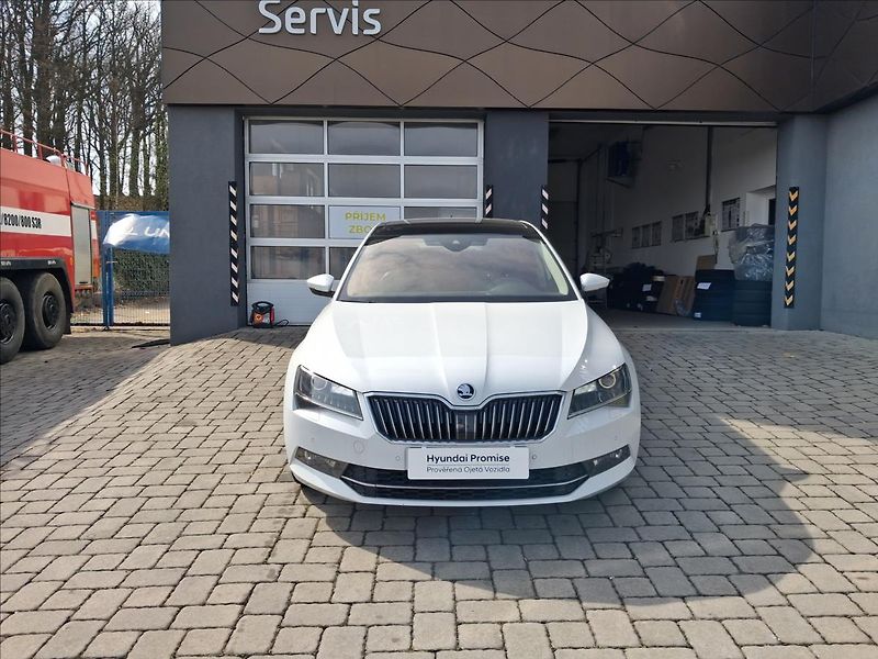 Škoda Superb 2,0 TDI DSG 4x4 L&K Pano - fotka 4 z 22