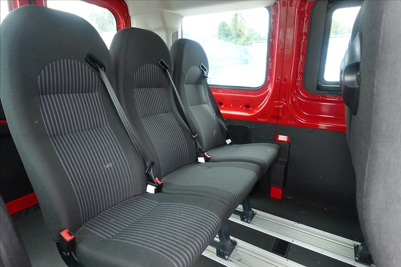 Ford Transit 2,2 TDCi  L2H2 9MÍST BUS KLIMA - fotka 14 z 25
