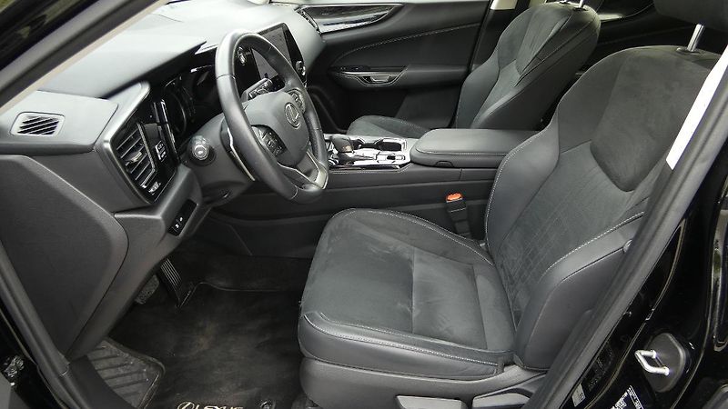 Lexus NX 350h 2.5 E-CVT Comfort Top - fotka 18 z 23