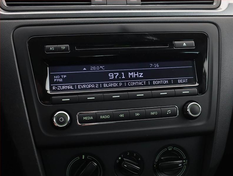 Škoda Rapid (2014) Spaceback 1.2 TSI, ČR,1.maj - fotka 12 z 16