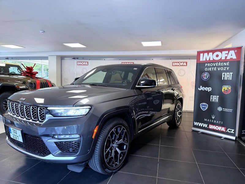 Jeep Grand Cherokee (2022) 5,7 V8 357k 4x4 AT8 ZF SUMMIT - fotka 3 z 28