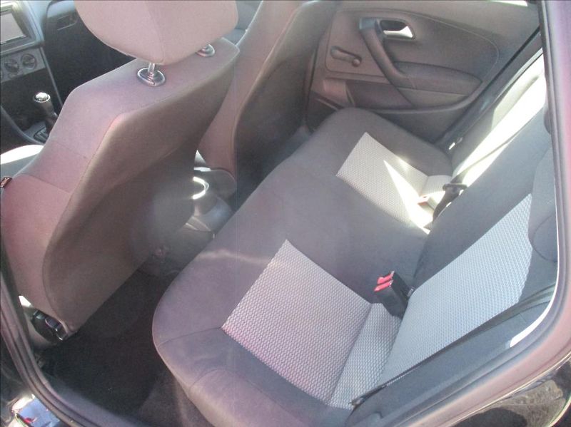 Volkswagen Polo 1,2 i,klimatizace, ABS,ASR, - fotka 13 z 31