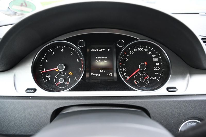 Volkswagen Passat 2.0TSI 155KW DSG Highline 7/14 - fotka 12 z 33