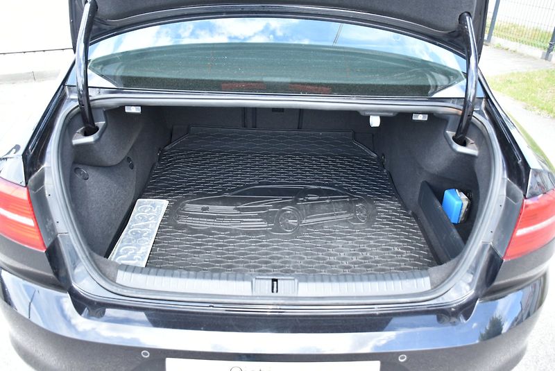 Volkswagen Passat (2017) HIGHLINE 2.0 BiTDI 176kW DSG 4 - fotka 26 z 31