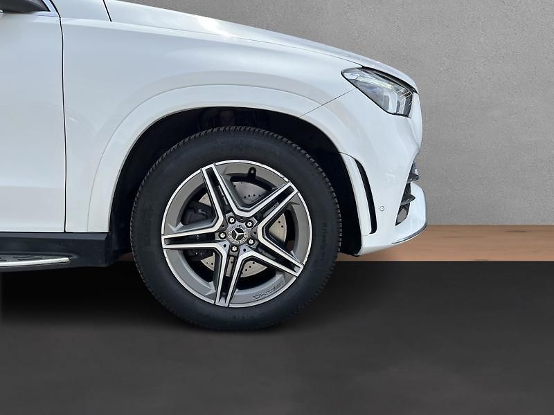 Mercedes-Benz GLE 300d 4MATIC AMG Line - fotka 9 z 21