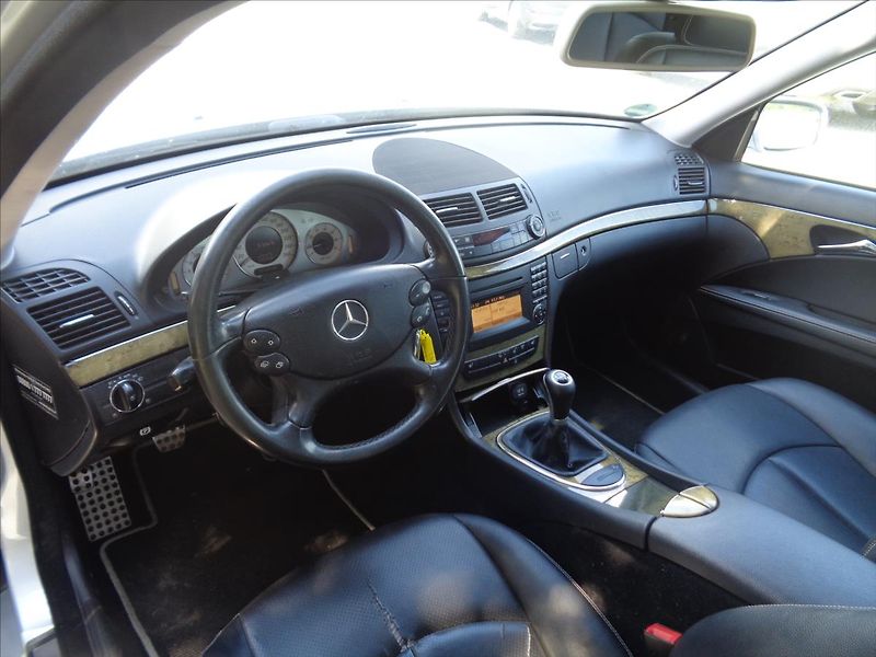 Mercedes-Benz 211 1,8 - fotka 12 z 20