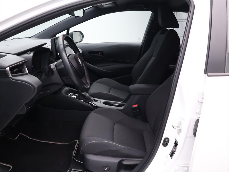 Toyota Corolla 1,8 Hybrid 72kW Aut. CZ DPH - fotka 10 z 24
