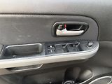 Suzuki Grand Vitara 2.0i 4x4,AC - náhled 14