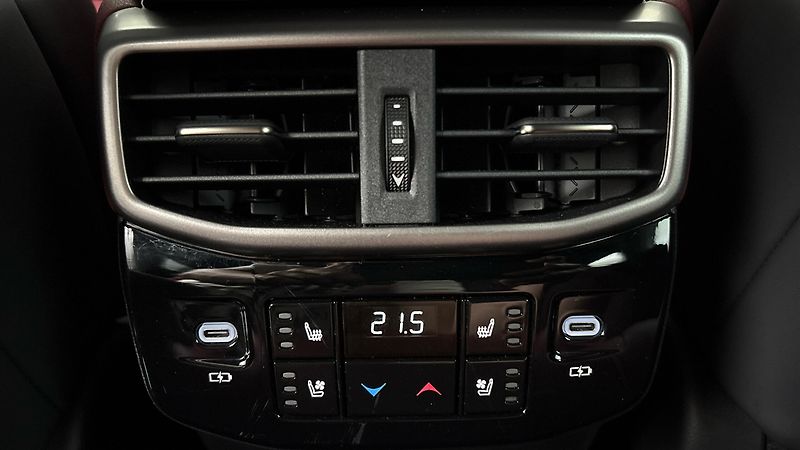 Lexus RX 500h AUT 4x4 F Sport Plus - fotka 23 z 31