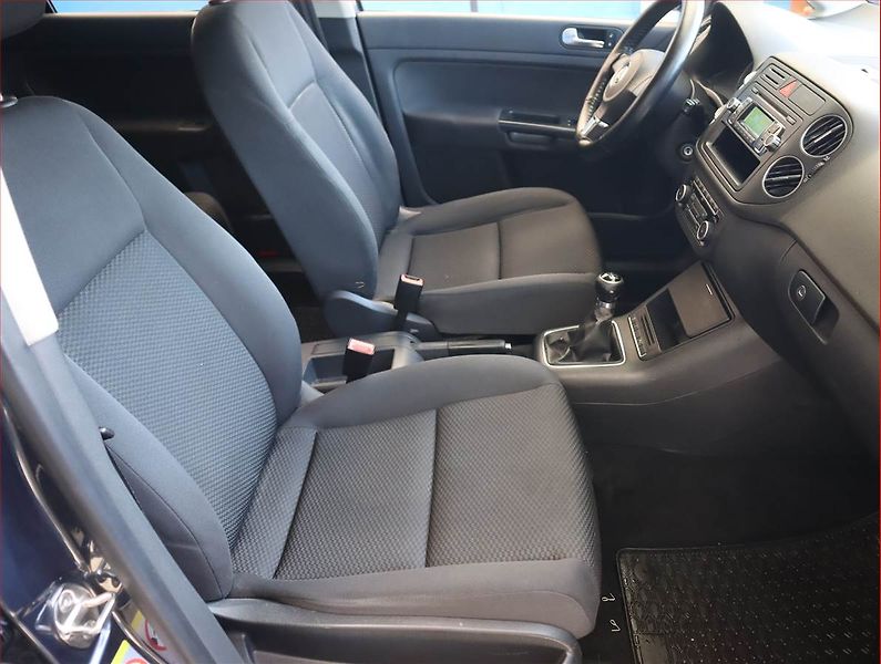 Volkswagen Golf Plus (2011) 1.6 TDI, Park. senzory - fotka 9 z 15
