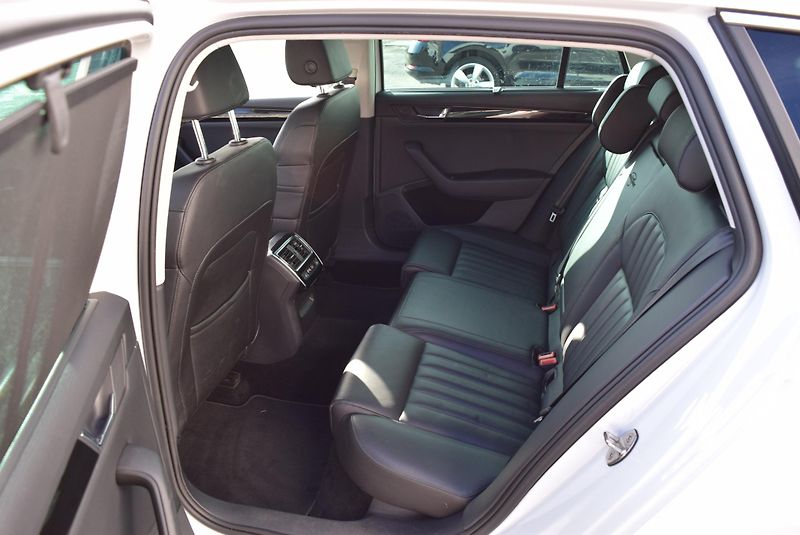 Škoda Superb (2019) 2.0TDI 110kw 4x4 L&K DSG TAŽNÉ - fotka 15 z 50