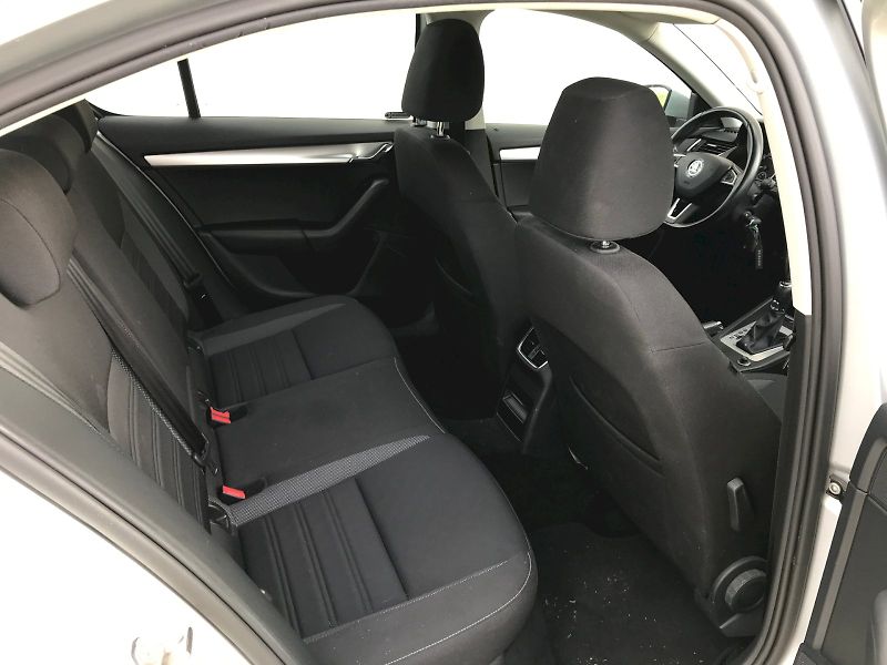 Škoda Octavia (2018) AMB TD 85/1.6 A7F - fotka 6 z 25
