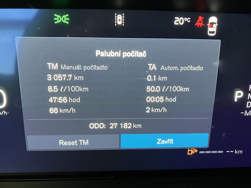 Volvo XC60 B5 AWD Plus Dark-REZERVACE - fotka 28 z 46